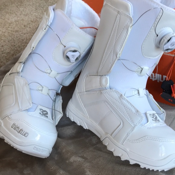 *SOLD* Brand New ThirtyTwo White Snowboard Boots - Picture 2 of 5